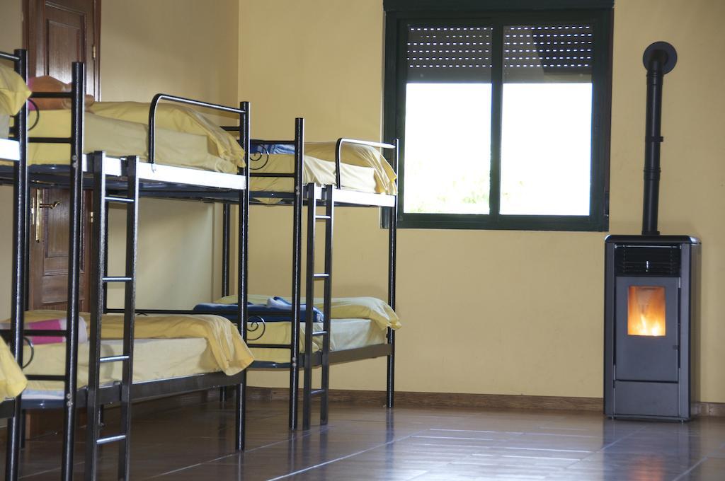 Albergue Los Blasones Sarria Ruang foto