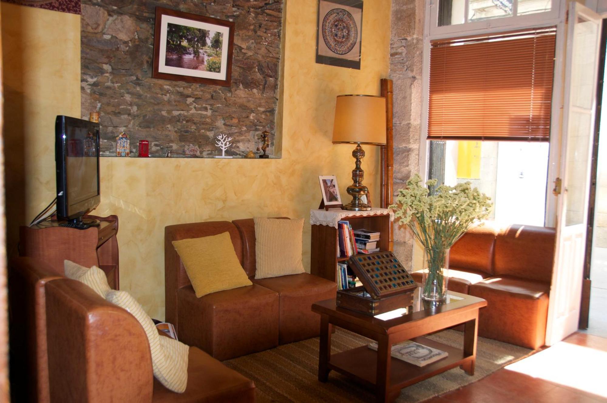 Albergue Los Blasones Sarria Bagian luar foto